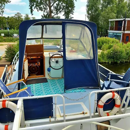 Motor Yacht Amstelle 船上ホテル *