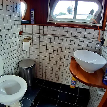 Botel Motor Yacht Amstelle *