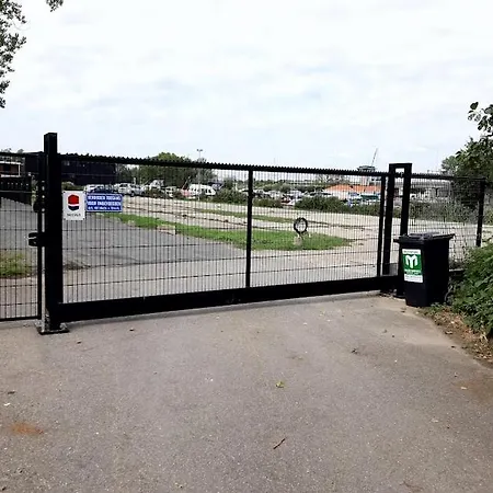 Motor Yacht Amstelle Botel *