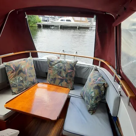 船上ホテル Motor Yacht Amstelle アムステルダム