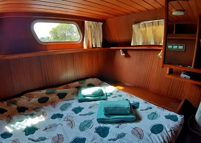 Motor Yacht Amstelle * 암스테르담