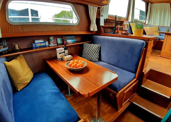 船上ホテル Motor Yacht Amstelle