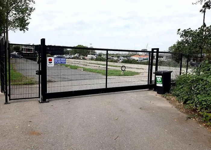 Motor Yacht Amstelle 보트호텔 *