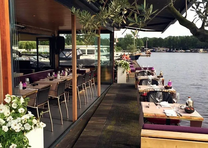 Motor Yacht Amstelle * 암스테르담