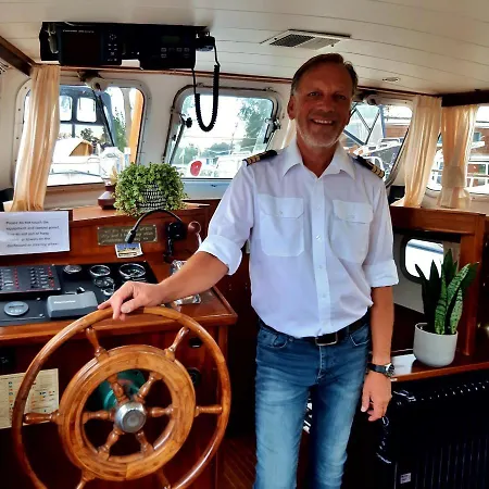 Motor Yacht Amstelle 船上ホテル *